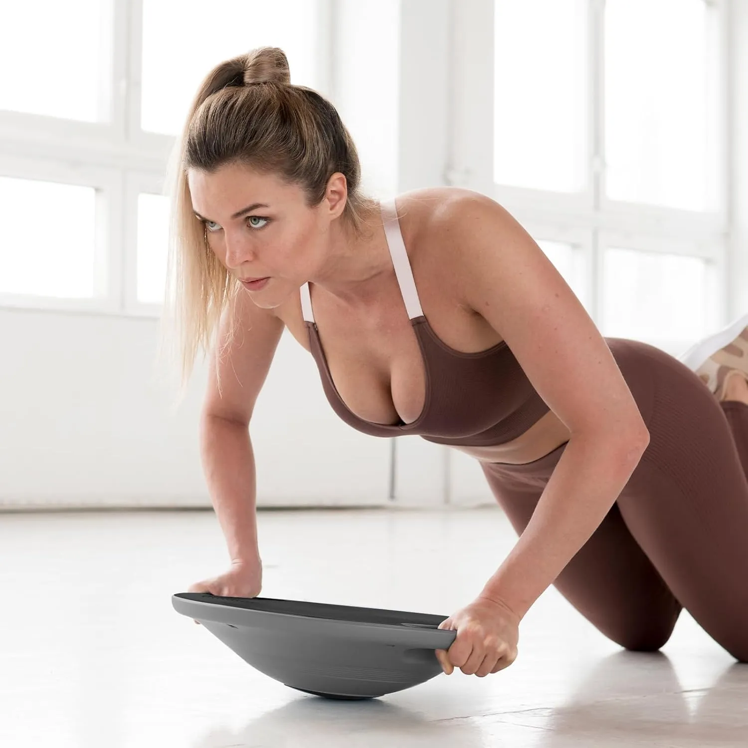 MADOG Wobble Balance Board for Adults, 15.5" TPR Non-slip Surface with Handle for Workout Core Trainer Physical Therapy, Home Gym Stability Board